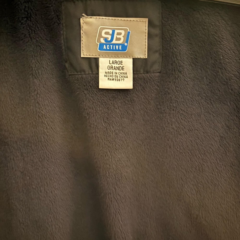 Like New Women’s Black winter jacket. Detachable hood.size large - Picture 9 of 9